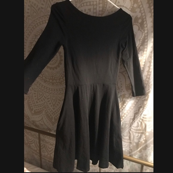 PACT// Organic Cotton 3/4 Sleeve, black skater dress w/ pockets! - SIZE: x-small - Picture 3 of 4
